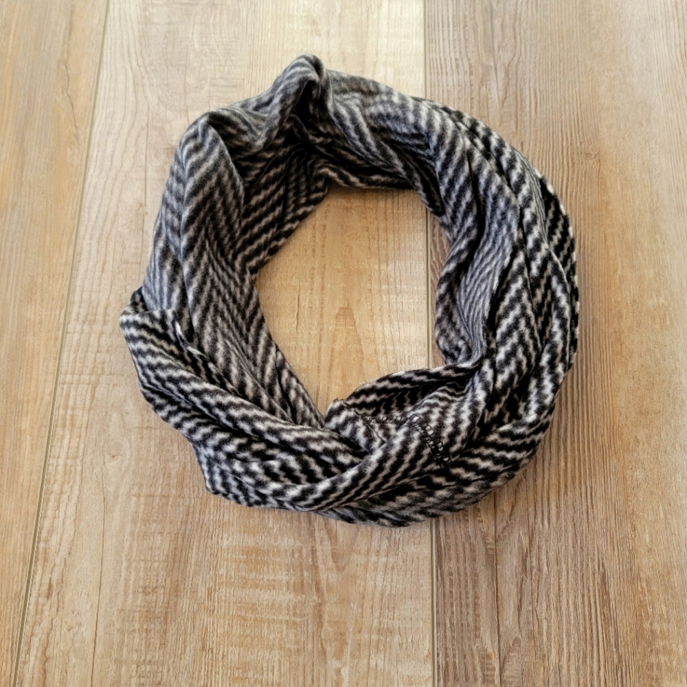 Old Navy Super Soft Infinity Winter Scarf